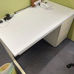片袖デスク ホワイト W1200 D700 H700 事務机 オ...
