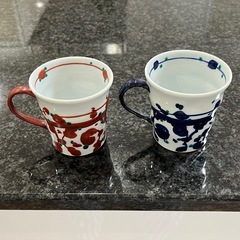 陶器ペアカップ　青と赤