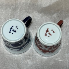 陶器ペアカップ　青と赤の画像