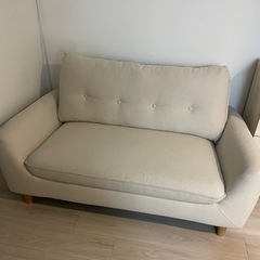 【5月31日まで】ベージュ2人掛けソファの画像