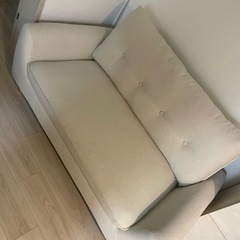 【5月31日まで】ベージュ2人掛けソファの画像