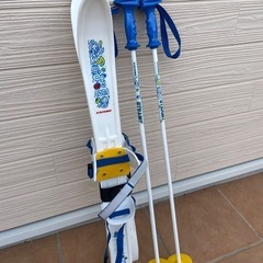 子供用スキーの画像