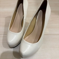 白ヒールパンプス 23.5cm
