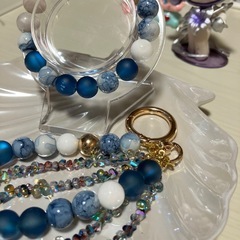 深みブルー　ブレス、バックチャームセットの画像