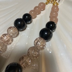 ブラック&サーモンピンク　キーホルダーの画像