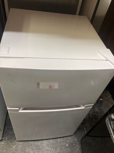 ☆中古￥8,800！オーヤマ　87㍑2ドア冷蔵庫　家電　2023年製　PRC-B092D-W型　幅48㎝ｘ奥行50㎝ｘ高さ86㎝　【BE079】