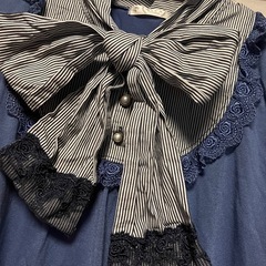 アクシーズファム❋大きめリボンブルーTシャツの画像