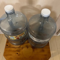某スーパーにあるアピュア専用ボトル 3.8L(小) 2個セット　の画像