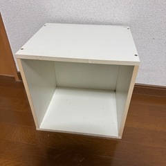 ③ カラーボックス　収納