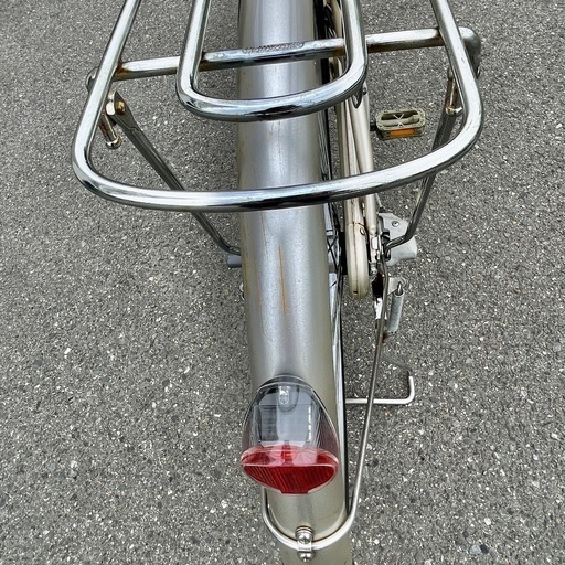 お買い得品❣軽量アルミ・オートライト・内装3段変速26インチシティ