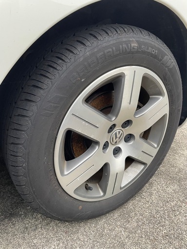 VWニュービートル純正ノーマル
タイヤ　16インチ