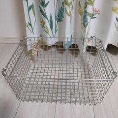 無印ワイヤーバスケット