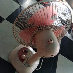 昭和レトロな扇風機！小ぶり…値下げ！の画像