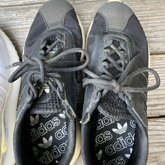 adidasシューズの画像