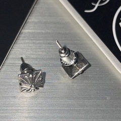 クロムハーツ　両耳ピアス　キャッチ付き