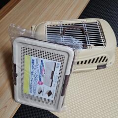 ペットキャリーケースと新品トイレトレーセットの画像