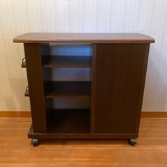 キャスター付き棚の画像