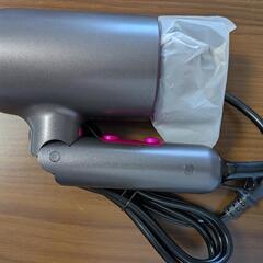 【新品】 ドライヤー　軽量　小型