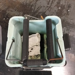 無料【中古】モップ絞り器（ローラー付きバケツ／2点）差し上げます！の画像