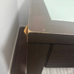 ダークブラウンローテーブル引出し付きの画像