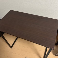 折りたたみテーブルの画像