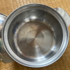 小さい鍋の画像