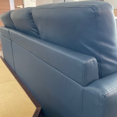 【美品】3人掛けソファ　レザー調　ネイビー クッション付　足置きオットマン付　の画像