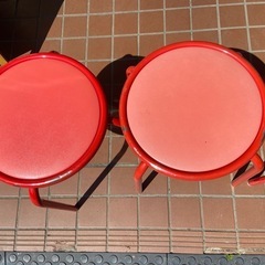 丸椅子　パイプ椅子　赤　中古品　1脚550円　在庫6脚の画像