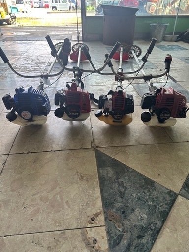 値下げしましたエンジン草刈機