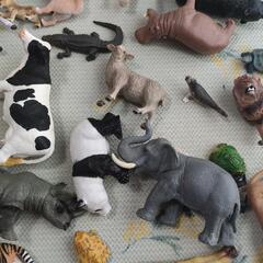 動物　フィギュアの画像