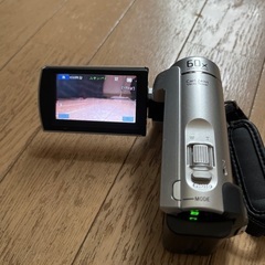 【中古美品】SONY デジタルビデオカメラレコーダー SX41 シルバー DCR-SX41/Sの画像
