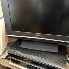 Blu-ray再生専用レコーダー・HDDレコーダー・テーブルの３点セットの画像