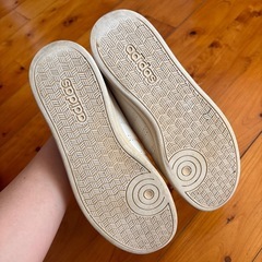 adidasスニーカーの画像