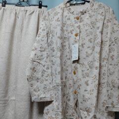 予定者決定　ベージュのパジャマ上下　未使用タグ付きの画像