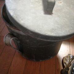 缶、小抽斗まとめての画像