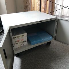 スチール製ロッカーを差し上げます。の画像