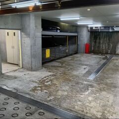 【限定1区画】◎月極駐車場◎新宿駅徒歩2分！◎月額35,200円!!◎24時間利用可‼◎ − 東京都