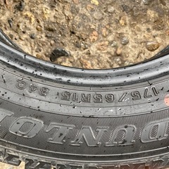 175/65R15 ダンロップスタッドレス4本の画像