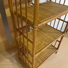 籐製アーチ型オープンシェルフの画像