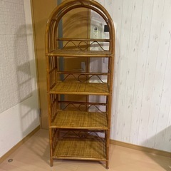 籐製アーチ型オープンシェルフ