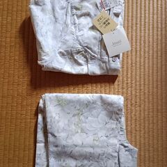（購入したままの未着用）女性用パジャマ　５着の画像
