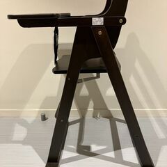 テーブル＆ベルト付きベビーチェア折りたたみ式