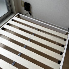 美品！ニトリシングル 脚付きヘッドレスすのこベッド (SRN WH)の画像