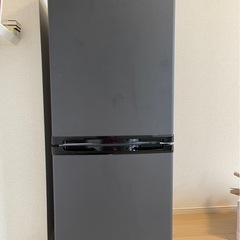 【使用歴１年】冷蔵庫　MAXZEN 140L 2ドア　自動霜取り...