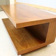 IDEE(イデー)で取り扱われていたATINO SOFA TABLE(アティーノ ソファ テーブル)です。ウォルナット材を使用した北欧風 リビングテーブル。スッキリしたデザインはサイドテーブルにも♪の画像