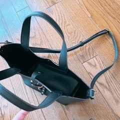 ショルダーバック　ハンドバック　紺色の画像