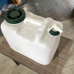 【中古】ウォータータンク　2点（20リットル／コック付き）…