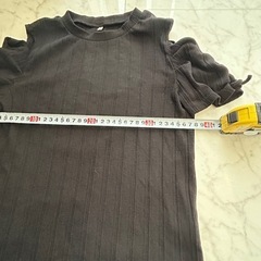 gu 肩出し　シャツ　Tシャツ 150の画像