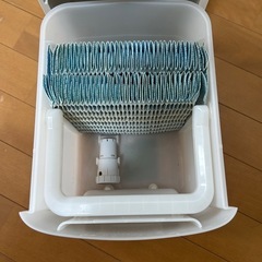 SHARP HV-L75-W加熱気化式加湿機　プラズマクラスターの画像