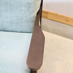 Francfranc(フランフラン)のAPEGO(アペーゴ) 2人掛けソファ。がっしりとしたフレームと明るいファブリックがラフでカジュアルな雰囲気の2シーター。西海岸スタイルや男前インテリアに♪ の画像